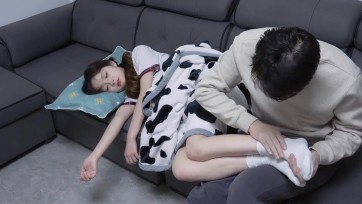 【比尔工作室】迷晕白袜脚的诱惑（一） 歹徒潜伏迷晕玩弄白眼白袜