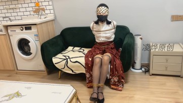 【凌day】杏子2（紧缚逃脱挑战：马面裙+灰丝+蒙眼封嘴+郊狼）