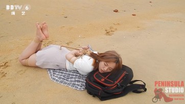 【半岛束艺台】【户外】【驷马】【口球】【TK】  海语户外第一季9，沙滩驷马口球TK，游客忍不住回头