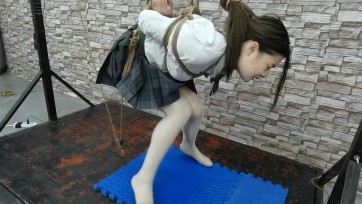 【HD飞天】电动股绳强制踮脚尖,越挣扎脚尖越难受,反复摩擦竞然让希希喷射如潮