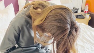 【维黎美束】长靴丝袜妹子，教科书式拘束衣逃脱