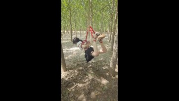 【喜欢捆绑的灵儿】伪娘圣灵儿 刺激的外出捆绑 让人看光了