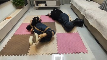【夜色撩人】居家游戏（两女玩绳子发生意外）
