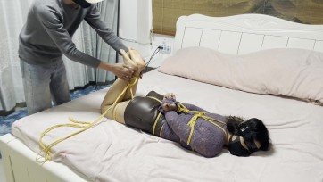 【金垚创作】紫色最有韵味，包臀裙驷马蒙眼放置，行李袋麻袋挣扎