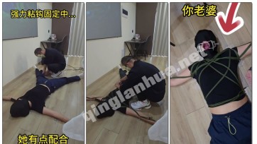 【小黑原创】别人的女朋友M属性开发成功，越来越配合了，日常服装，白袜子，强力粘钩地板固定放置固定，口枷吐舌头，摸舌头，震动棒强G