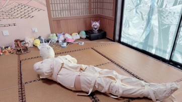 【缚心室】80多斤女学生的绝望之旅，啵啵贝+拘束衣极致束缚，秒C神器，失控模式下剧烈挣扎，满地打滚无法挣脱，GC到绝望