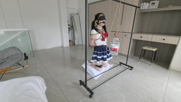 【FXX】【SM-JQ】日系小说还原剧情 邻家女孩初长成 加强版训练 内置震动多次强高+绳结走绳+SP+电击+多次昏迷+股绳吊5L水虐Y沟+丝犬奴+口球极限挣扎+口爆