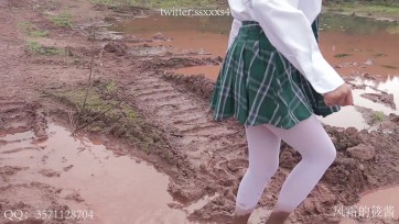 【风霜的筱酱】白丝踩泥