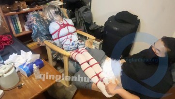 【kilo】全身捆绑后装入行李箱内，抱出来之后又继续榨汁