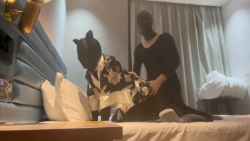 【不吃梨】变成双层zentai小狗？被啤酒肚狠狠灌注！